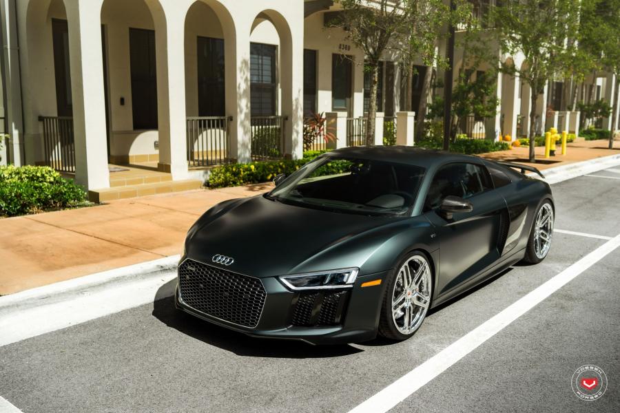  Audi R8 V10 Plus on Vossen Wheels (HC-1) 2016 года  (фото 1 из 13)